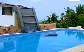 LA COLINA Casa-Hospedaje